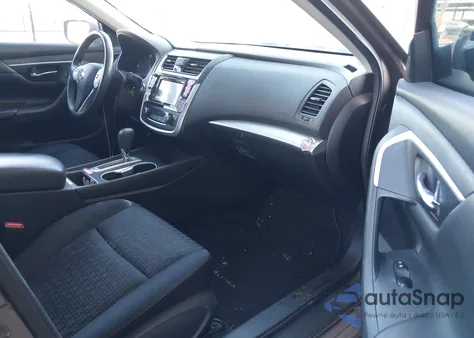 2017 Nissan Altima 2.5 z USA, uszkodzony, nr VIN 1N4AL3AP7HC182241